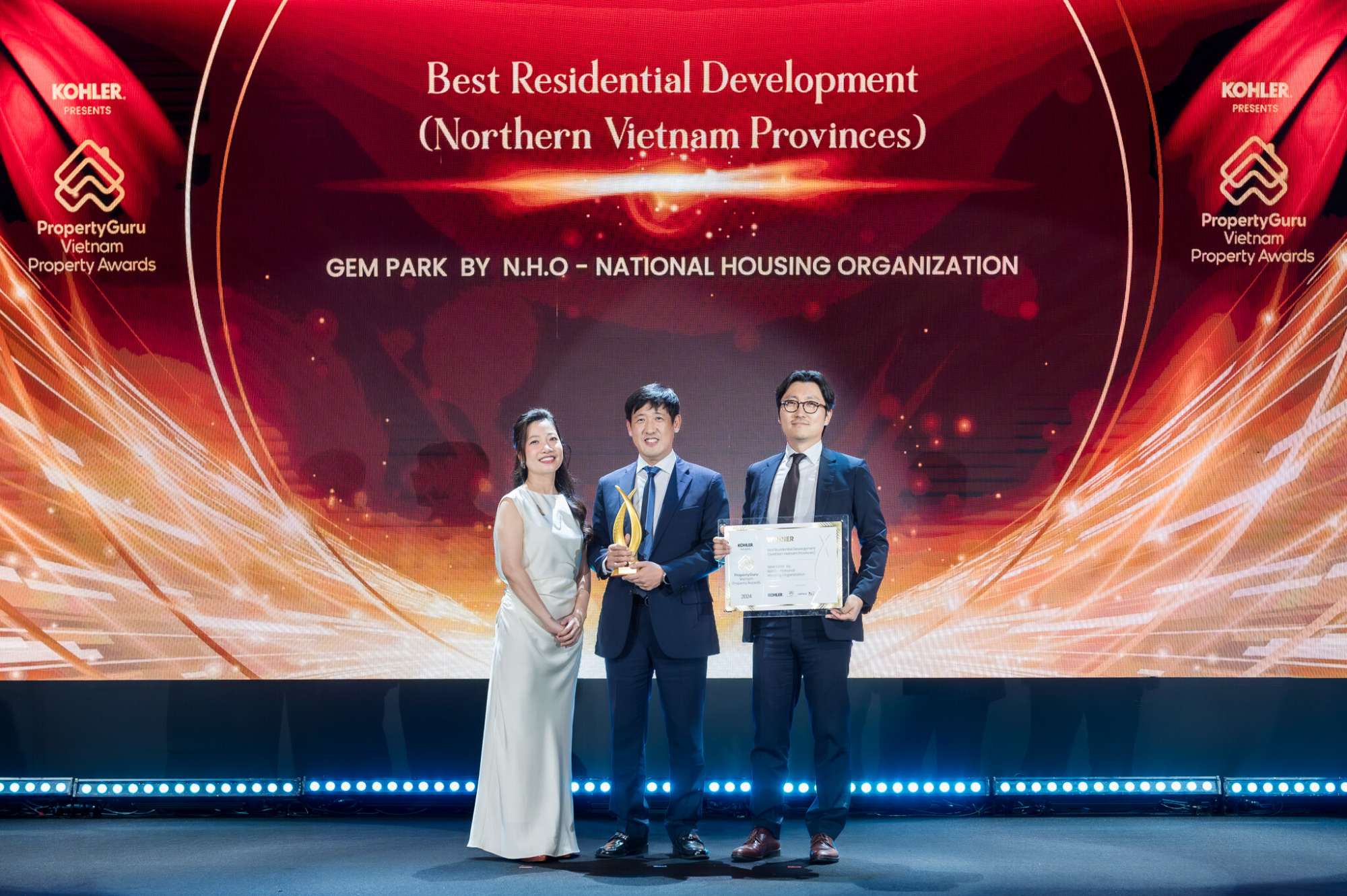 CONGRATULATIONS TO GEM PARK FOR WINNING THE BEST RESIDENTIAL DEVELOPMENT IN NORTHERN VIETNAM